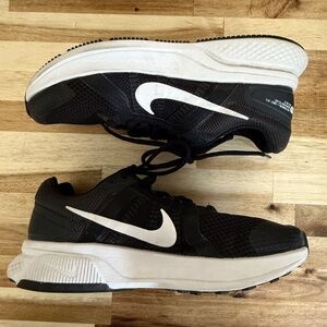 WOMENS 6.5 NIKE RUN SWIFT RUNNING SHOES SNEAKERS ATHLETIC FOOTWEAR